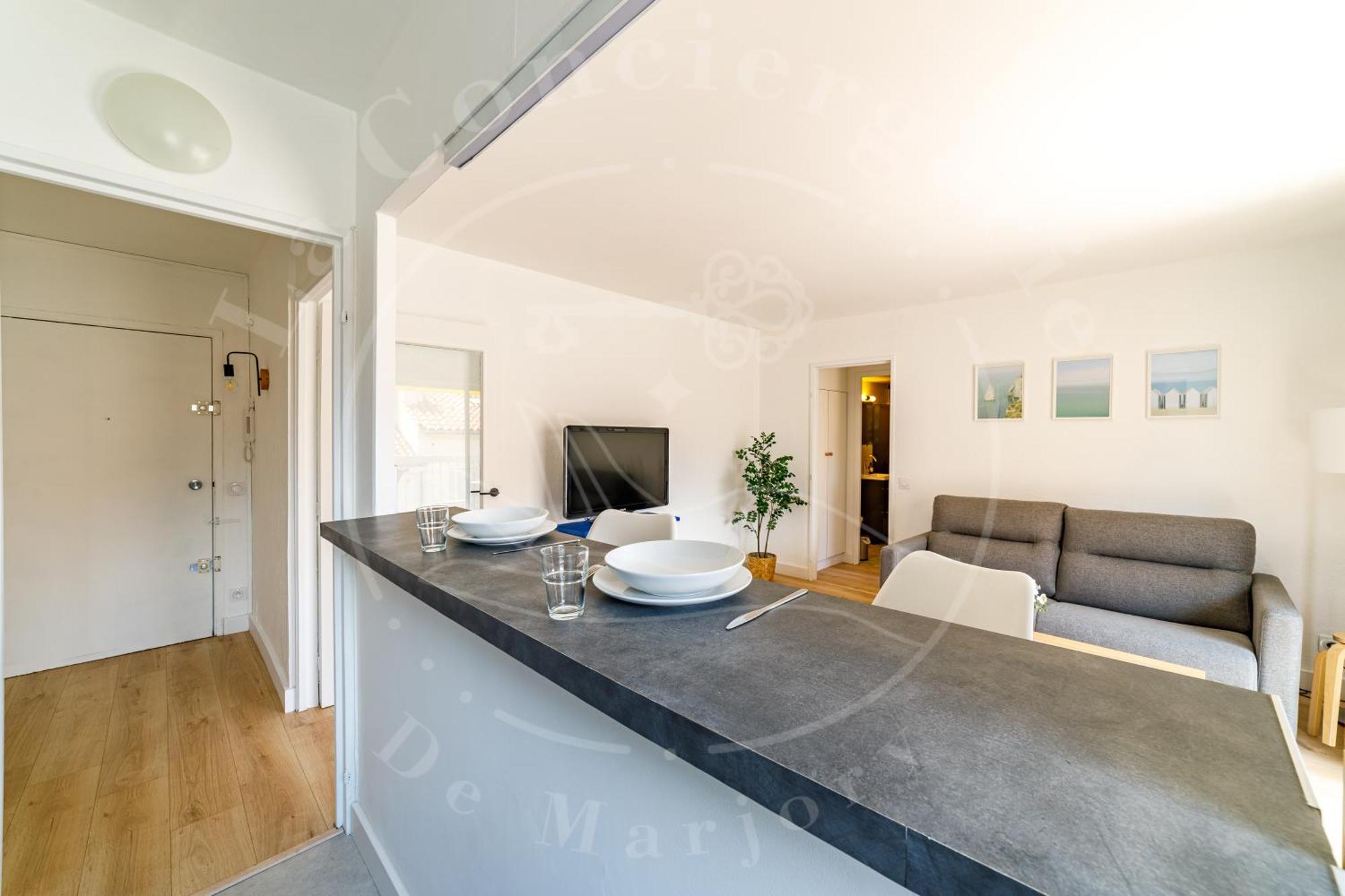 Haute - T2 Cosy Avec Clim & Balcon *